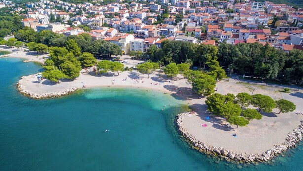 Nær stranden