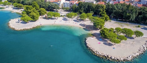 ใกล้ชายหาด