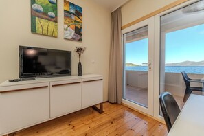 Apartment (A1) | Television - Apartment Iva (Zadar)