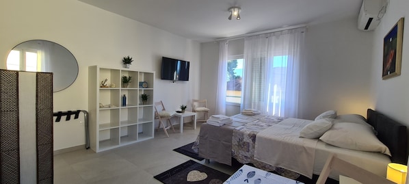 Studio (A2) | Iron/ironing board, free WiFi