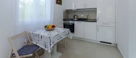 スタジオ (A2) | 専用キッチン | 冷蔵庫、オーブン、コンロ、食器洗い機