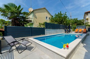 Outdoor pool - Apartments Pleasures (Jelsa)