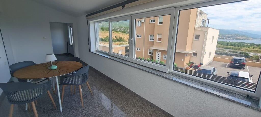 Apartment (A2) | Dining