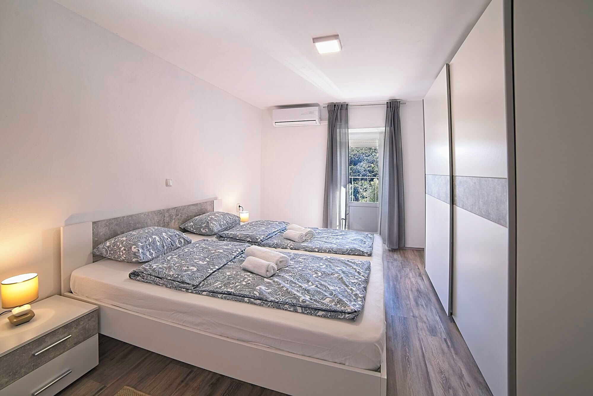 Maison | Fer et planche à repasser, accès au Wi-Fi (inclus)