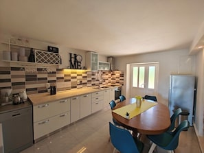 House | Private kitchen | Fridge, oven, stovetop, dishwasher - House Dawn (Rab)