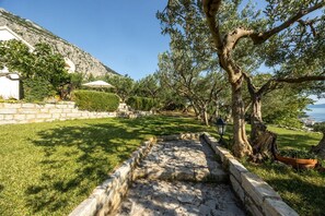 Courtyard - Villa Ela (Makarska)