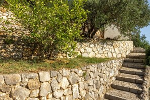 Courtyard - Villa Ela (Makarska)