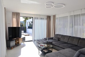 Villa | Living room | Smart TV, video game console, Netflix, streaming services - Villa Olynthia (Solta)