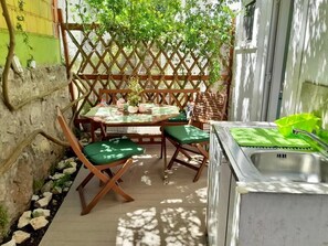 Studio (A1) | Terrace/patio - Apartments Rozankovic (Okrug)