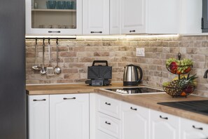 Villa | Private kitchen | Fridge, microwave, oven, stovetop - Villa Tria Quercus (Vodice)