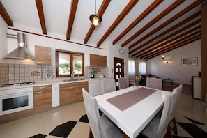 Private kitchen - House Stratus (Sukosan)