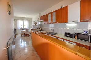 Apartment (A1) | Private kitchen - Apartments Jasmine (Biograd na Moru)