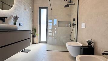 Villa | Bathroom