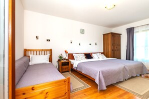 Villa | Safe på rommet, strykejern/-brett og wi-fi (inkludert)