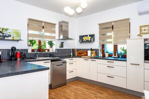 Villa | Private kitchen | Fridge, microwave, oven, stovetop - Villa Pamaroka (Sibenik)