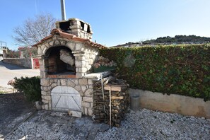 BBQ/picnic area - Apartment Burin (Pakostane)