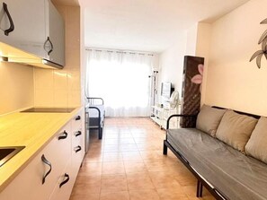 Interior - Studio in Santa Margarita with Pool, Sleeps 4, 15-min Walk to Beach, Near Roses Center (Roses)