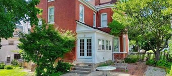 Bricks & Chance Luxury 5 BR home, NEAR Benedictine