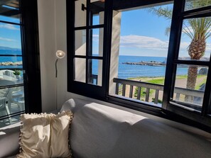 TV - Modern 3-bedroom apartment 50m from the beach with pool (L'Escala)