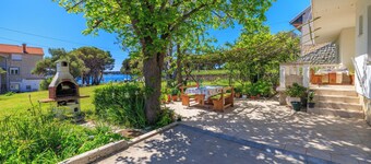 Apartments and Room Petar
