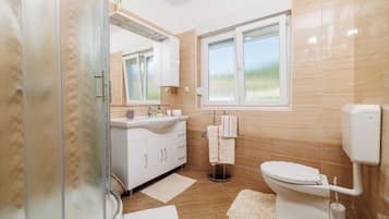 Apartment (A2) | Bathroom | Shower