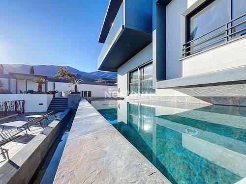 Contemporary villa with private infinity pool