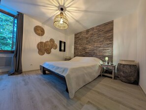 2 bedrooms, iron/ironing board, bed sheets - Maison Cévenole - Village center - Flexible arrival (Saint-Jean-du-Gard)