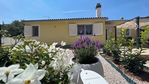 Building design - House Roca With Jacuzzi (Vodice)