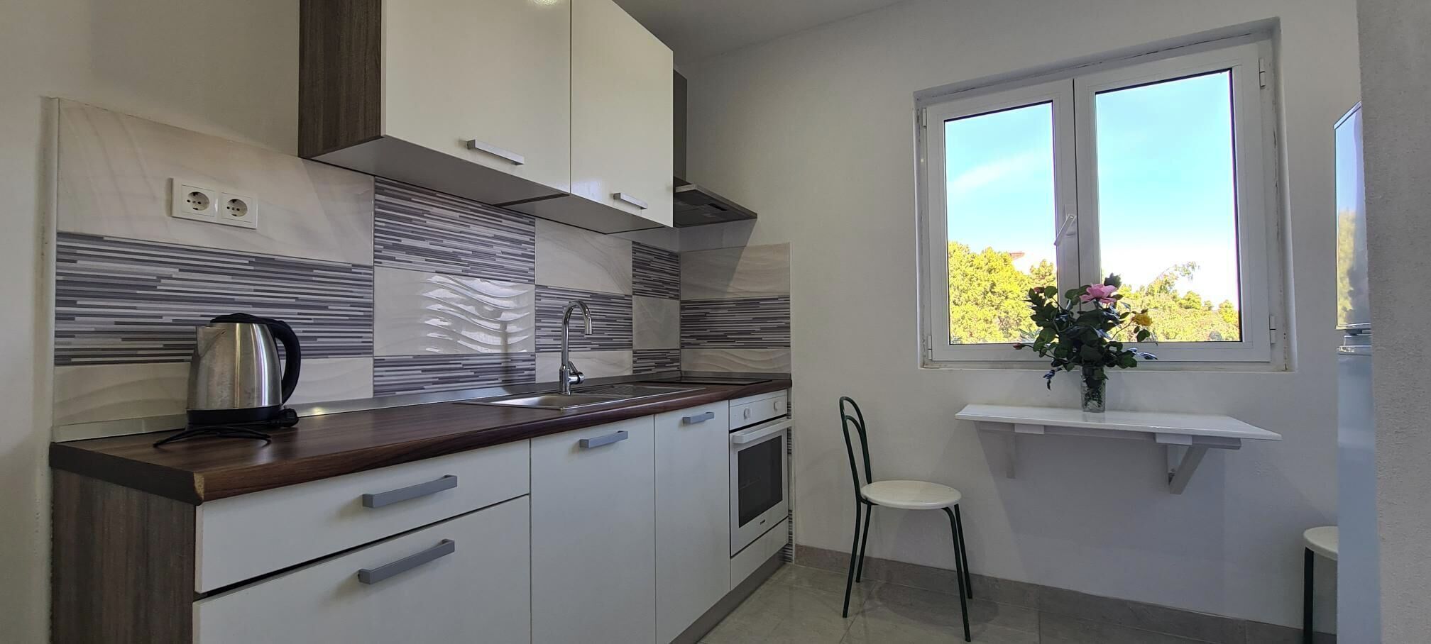 Appartement (A7) | Cuisine privée | Réfrigérateur, surface de cuisson, bouilloire électrique