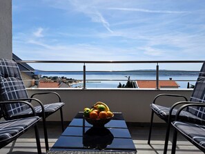 Apartment (A1) | Water view - Apartment Beach View (Crikvenica)