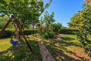 Courtyard - Apartments Ivan C (Lopar)