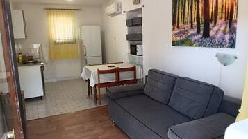 Apartment (A2) | Living room