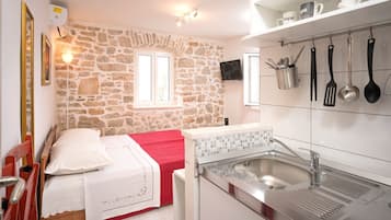 Studio (A2) | Private kitchen