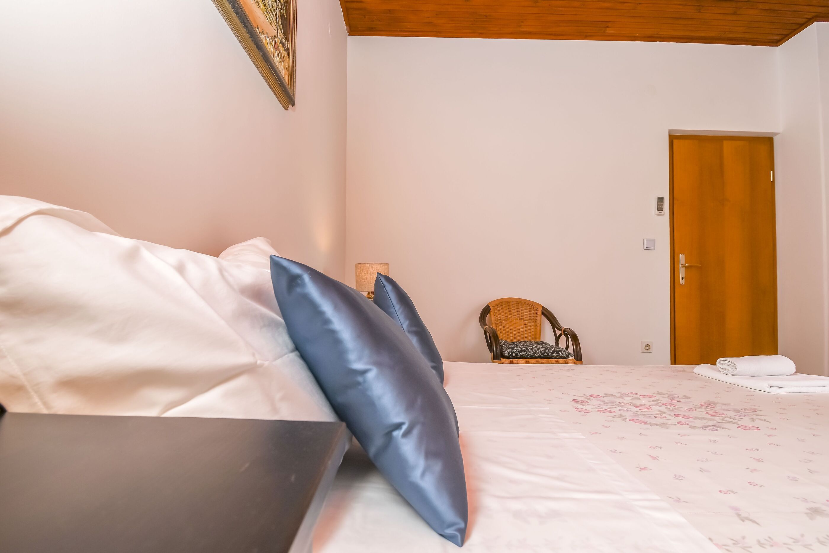 Tabla de planchar con plancha y wifi gratis 