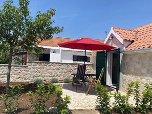 Building design - House Little Flower 1 (Okrug)