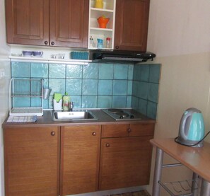 Apartment (A1) | Private kitchen - Apartments Mala Kuca Kraj Mora (Sibenik)