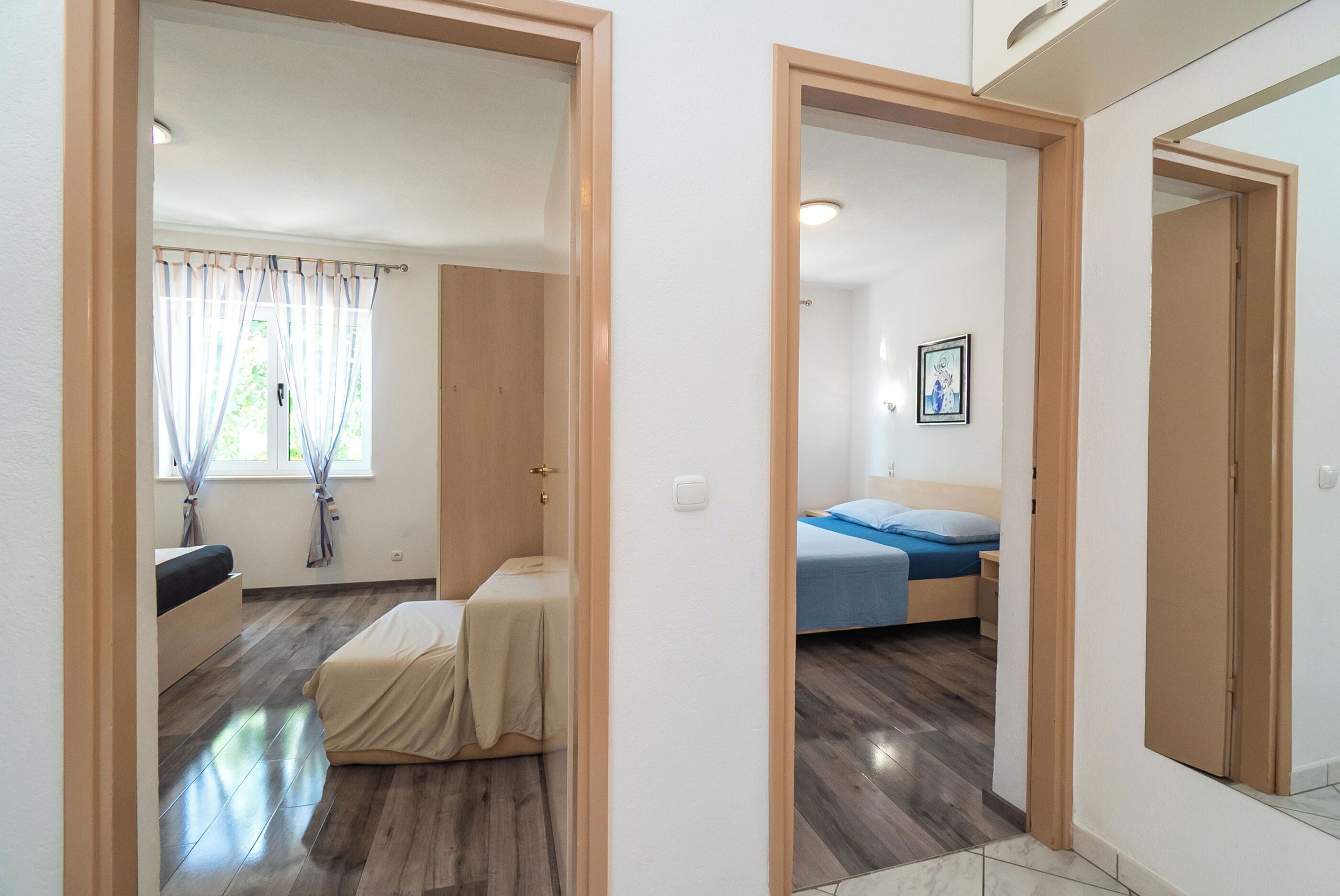 Apartemen (A1) | Pintu masuk interior
