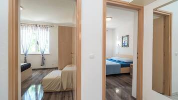 Apartemen (A1) | Pintu masuk interior