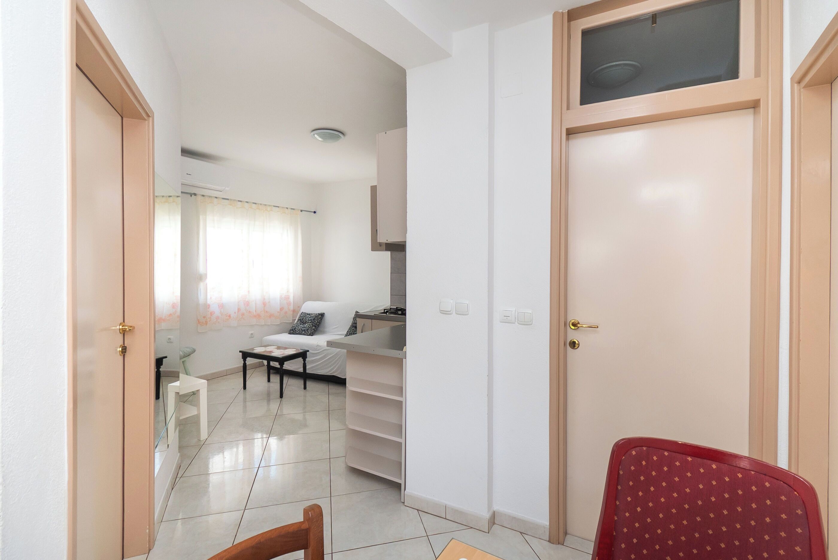 Apartemen (A2) | Pintu masuk interior