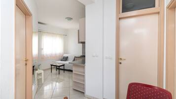 Apartemen (A2) | Pintu masuk interior