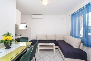 Apartment (A1) | Ruang tamu