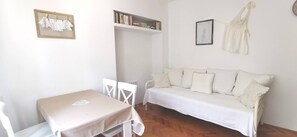 Apartment (A3) | Living room - Apartments Marinic (Novalja)
