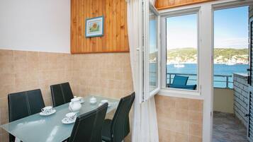 تناول الطعام