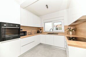 Private kitchen - Villa Flora (Kastela)