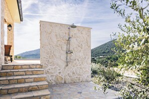 Courtyard - Villa Maslina (Marina)