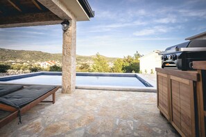 Outdoor pool, a heated pool - Villa Maslina (Marina)