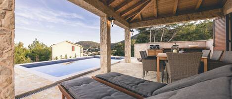 Iron/ironing board, free WiFi