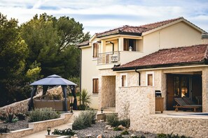 Courtyard - Villa Maslina (Marina)