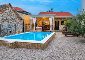 Outdoor pool, a heated pool, open open 24 hours, pool umbrellas - Villa Romantic Oasis (Primosten)