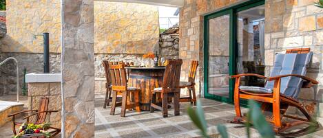 Villa | Terrace/patio